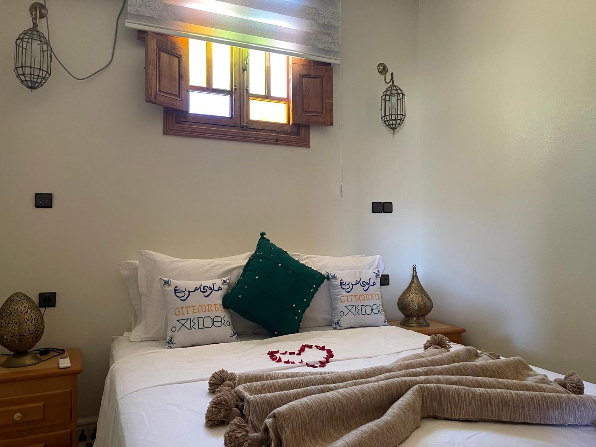 Gite Marbie Maison Rurale, Une Experience Naturelle Unique, Au Coeur Du Moyen Atlas, Maroc Kasba Tibouda Exterior photo